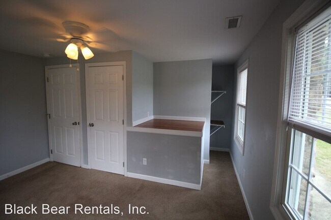 Building Photo - 1 br, 2 bath House - 424 Deaverview Road