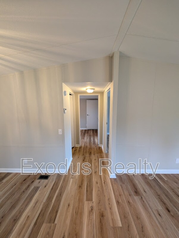 Building Photo - 45 Castle Wood