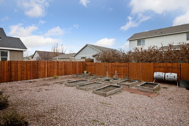 Building Photo - Charming home in Southwest Redmond