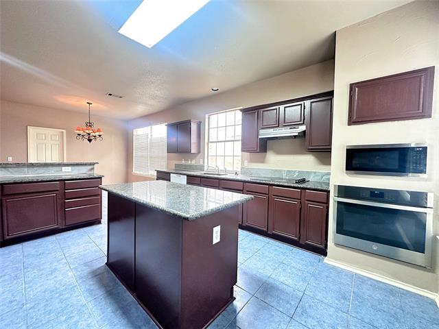 Building Photo - 8801 Vernon Ct