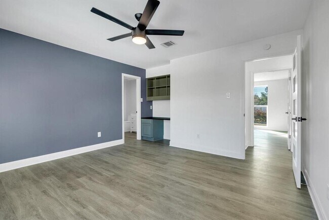 Building Photo - 12564 Memorial Dr