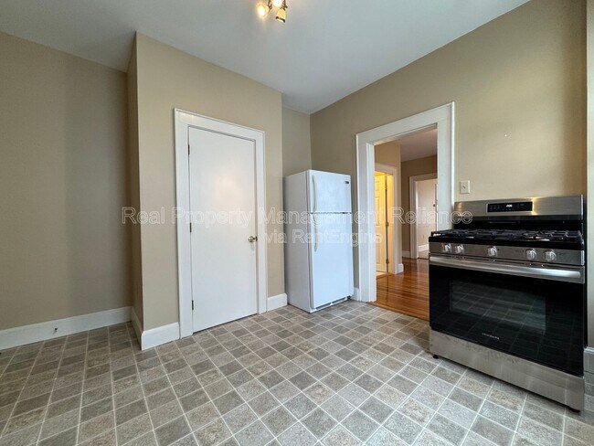 Building Photo - 16 Franklin Pl