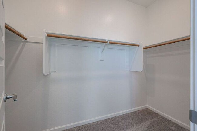 Building Photo - Alamar Living, 4 Bed, 3 Bath Rental!