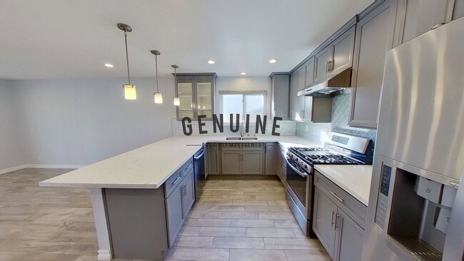 Building Photo - Coming Soon: Remodeled 4Bd 2Ba Home in Fou...