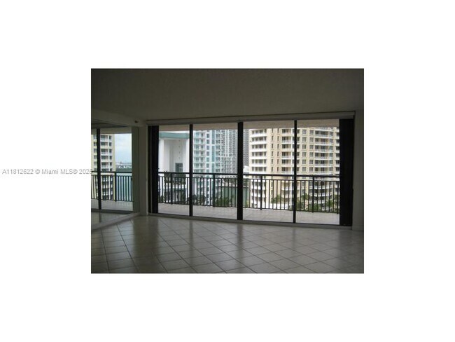 Building Photo - 540 Brickell Key Dr
