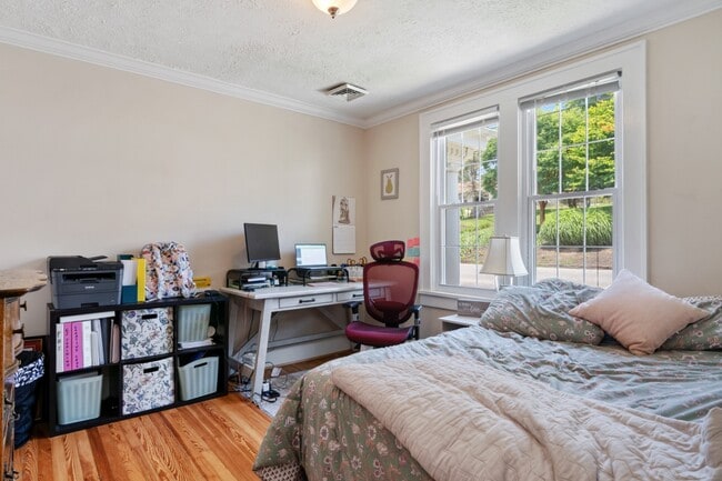 Building Photo - 545 Montgomery St