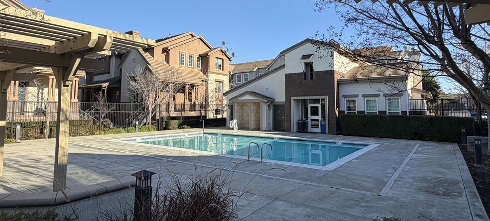 Building Photo - 35129 11th St