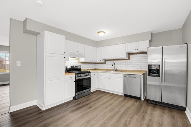 Building Photo - 5305 W 78th Ln