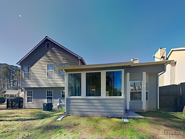 Building Photo - 4856 Lake Park Ln