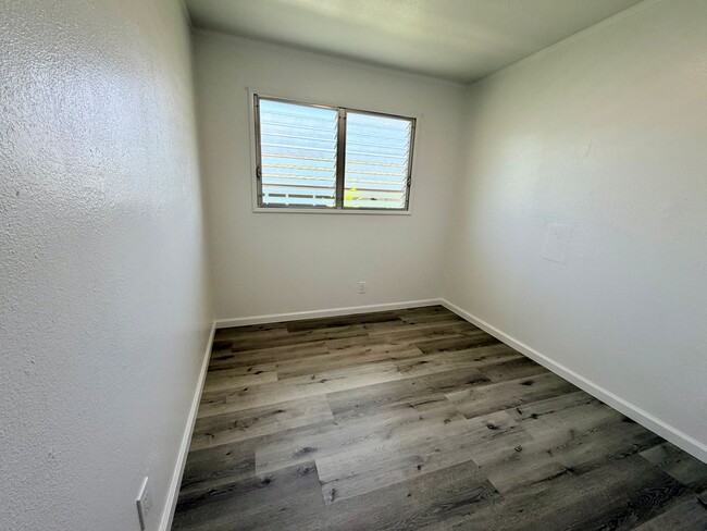 Building Photo - Newly Renovated 5BR/2BA Home – Move-In Ready in Pearl City