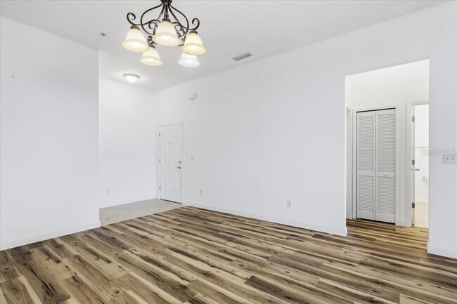 Building Photo - 605 Golden Lake Loop