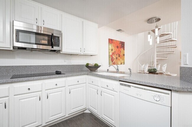 Building Photo - 701 Eastshore Terrace