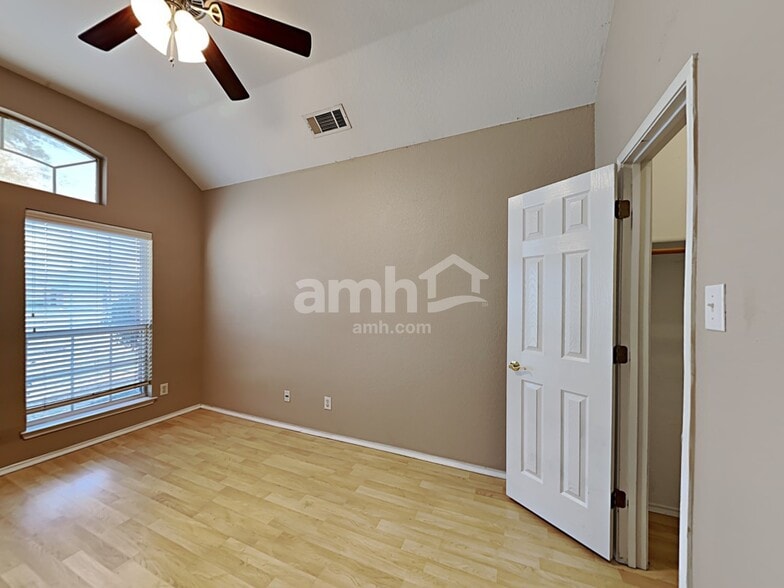 Building Photo - 1000 Redfish Dr