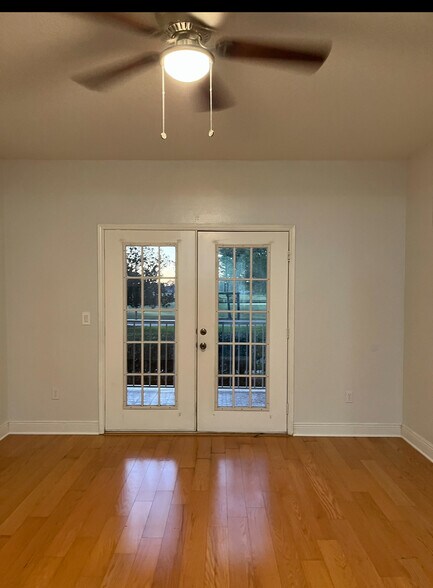 Building Photo - 14226 Fredricksburg Dr