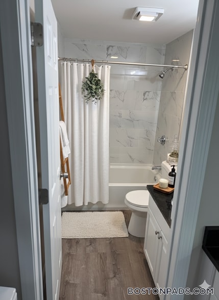 Building Photo - 19 Kenmar Dr