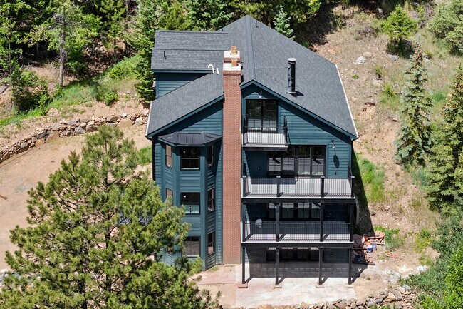 Building Photo - 205 Loop Dr