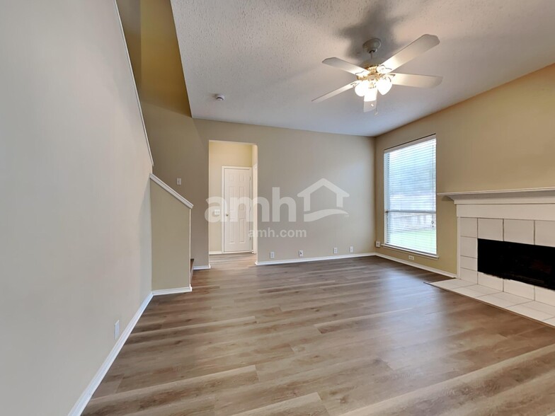 Building Photo - 7847 Teal Dr