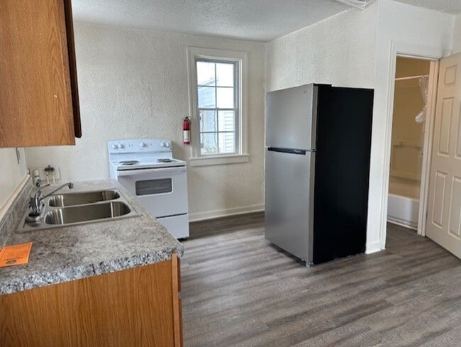 Building Photo - 281 Hoffman Ave