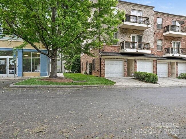 Building Photo - 1530 S Church St