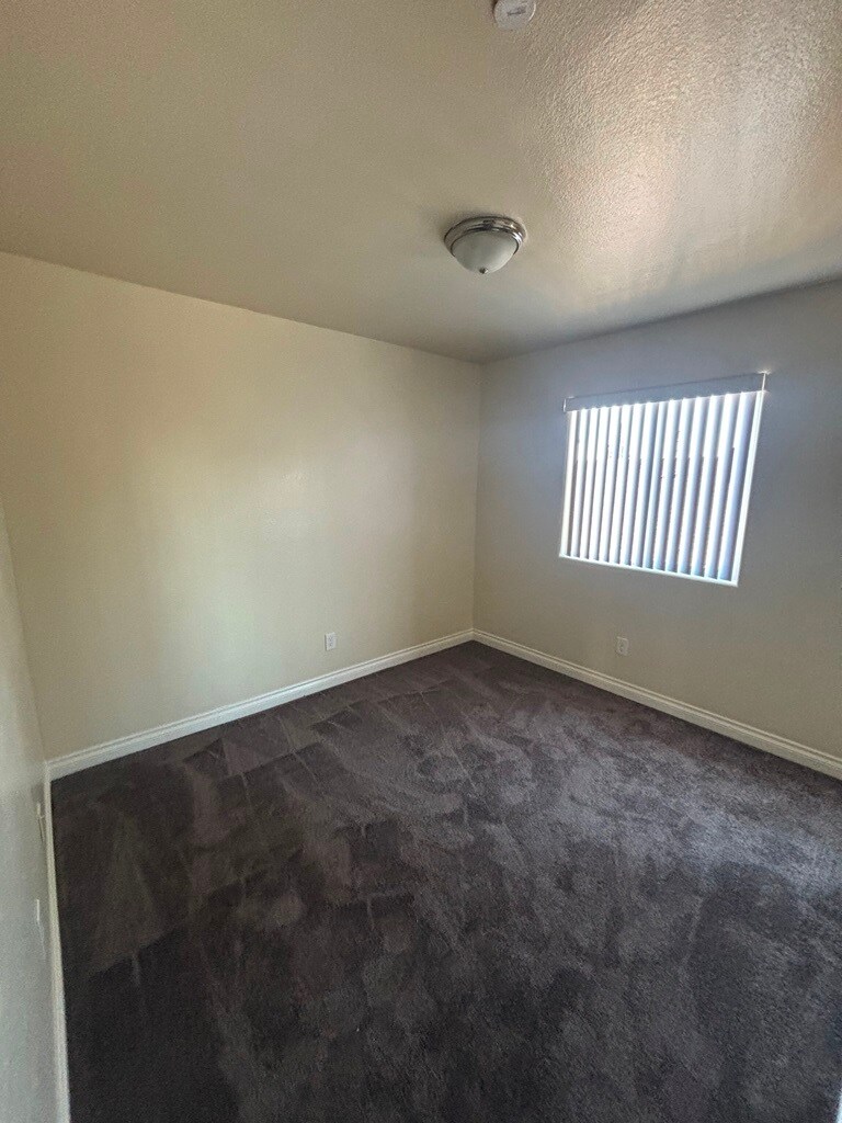 Building Photo - 314 W 65th St