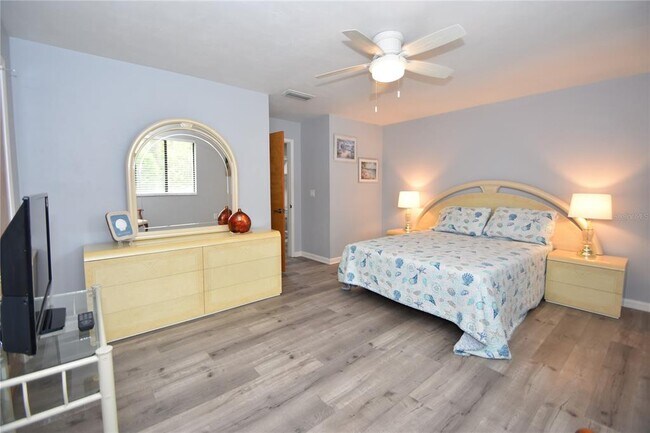 Building Photo - 18 Covington Ln