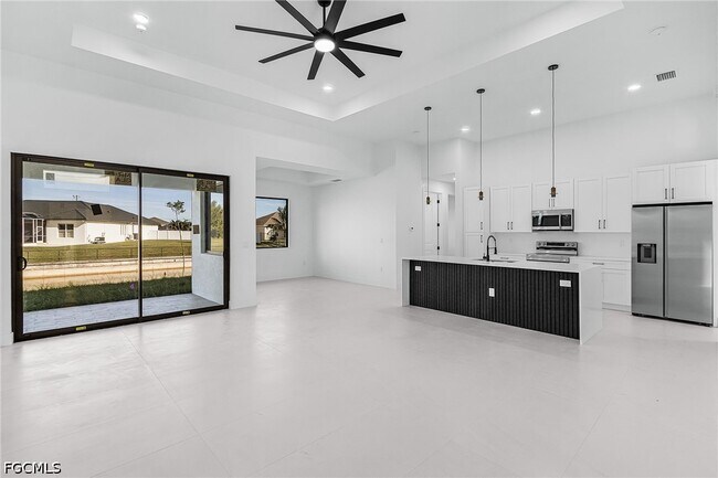 Building Photo - 417 SW 23rd Terrace