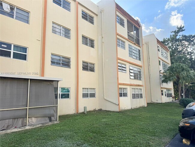 Building Photo - 2551 NW 41st Ave