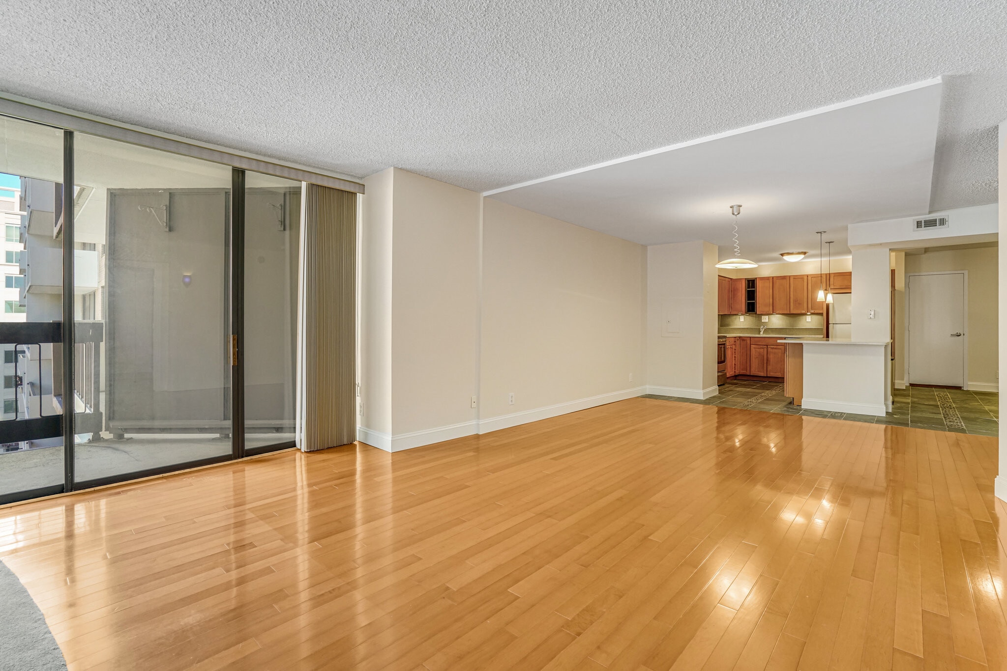 Building Photo - 3800 Fairfax Dr