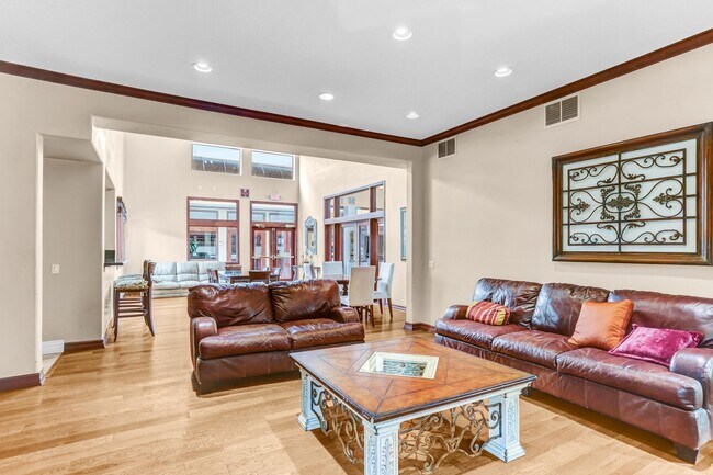 Building Photo - $500 Move In Special - Studio in the Venetian Community in UTC w/ Parking Included!