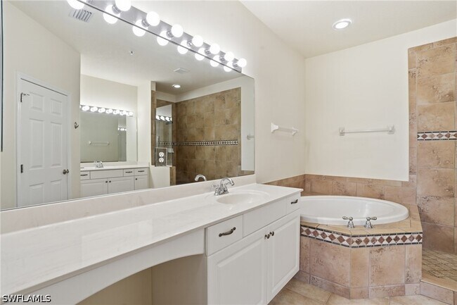 Building Photo - 12854 Carrington Cir