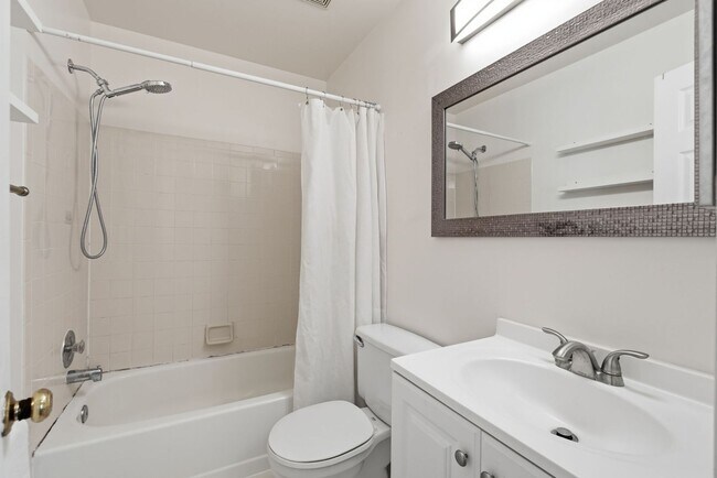 Building Photo - 541 Colecroft Ct
