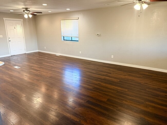 Building Photo - 7428 S 700 E