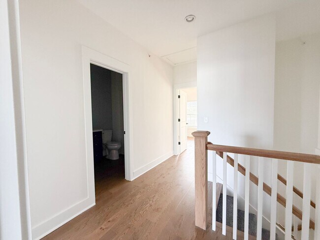 Building Photo - 4-Bedroom HOA Home with Pool Access Near Downtown Cookeville