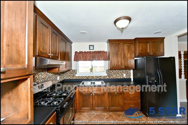 Building Photo - 7830 Basswood Ave