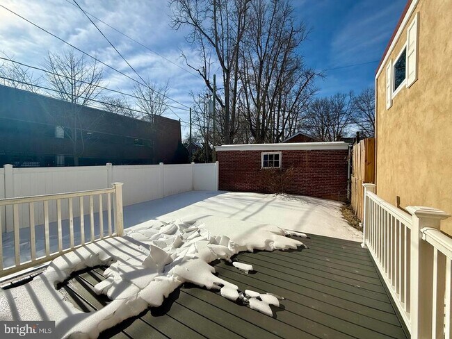 Building Photo - 1401 N Grant Ave