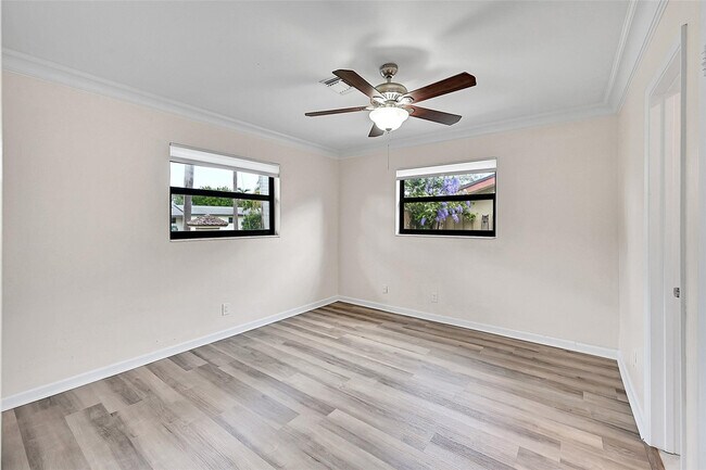 Building Photo - 2200 NE 54th St