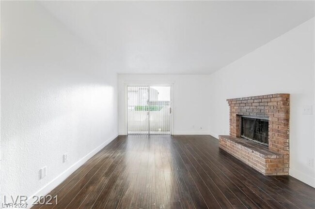 Building Photo - 3749 Carlyle Dr