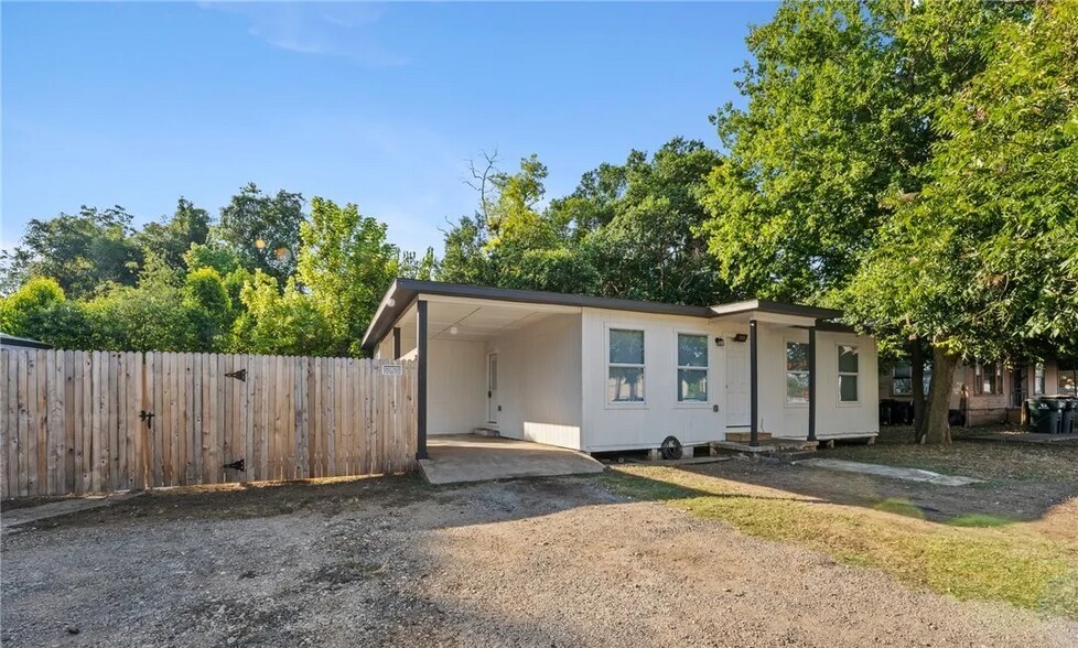 Building Photo - 112 Linda Dr