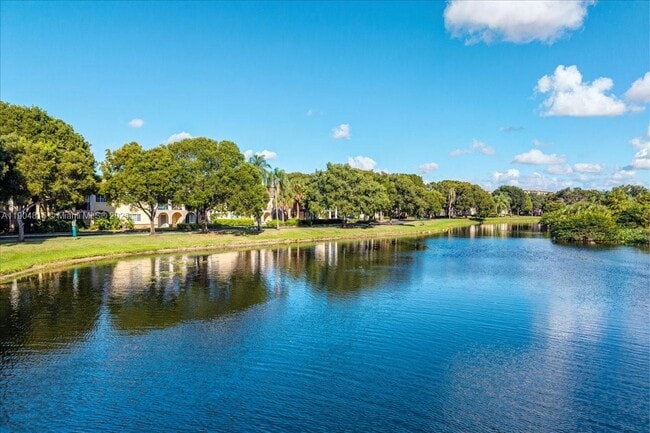 Building Photo - 2516 Centergate Dr