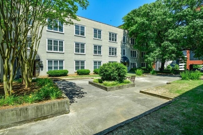 Building Photo - 28 Collier Rd NW