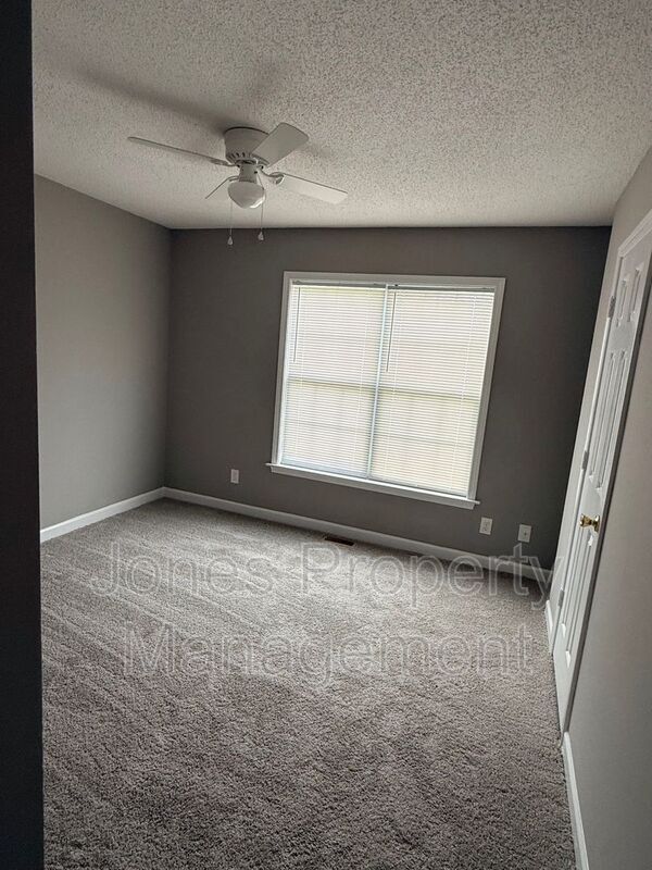 Building Photo - 176 Third Avenue