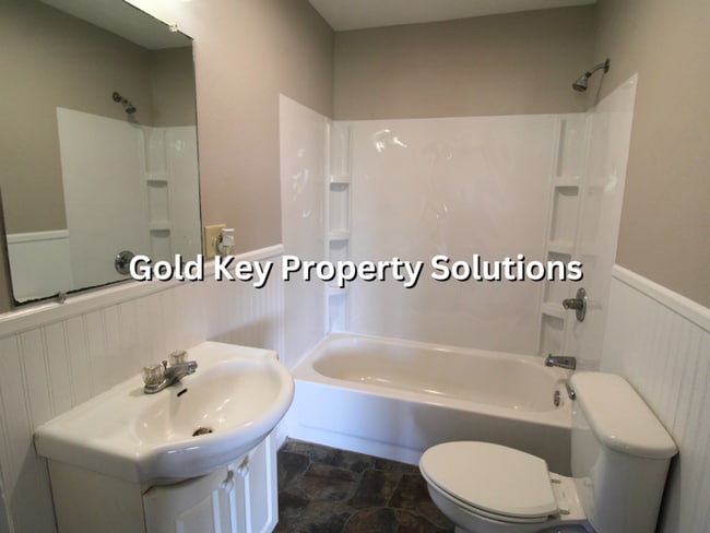 Building Photo - NORTH ANDERSON 3 BR 1 BA Brick Ranch with Central Air and Garage (NO SECTION 8)