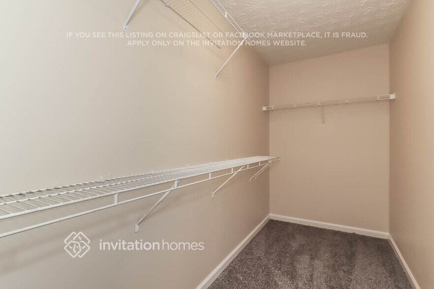 Building Photo - 9448 Lakeview Rd