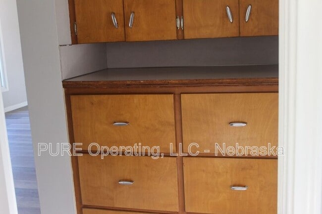 Building Photo - 670 S 69th St