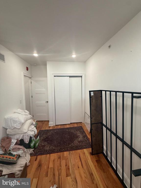 Building Photo - 2005 N Mascher St