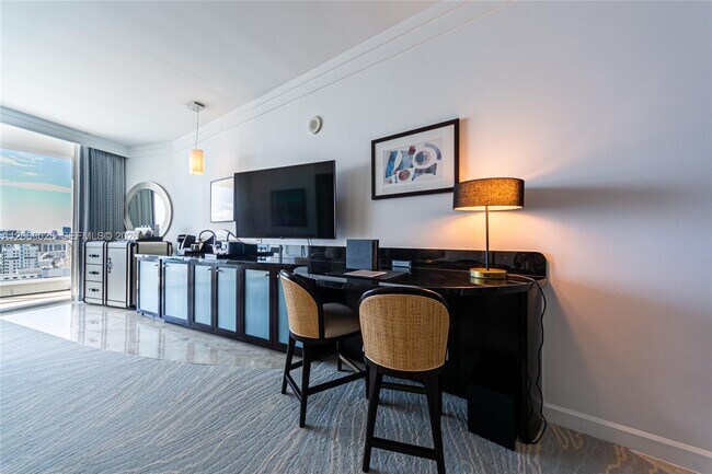 Building Photo - 4391 Collins Ave