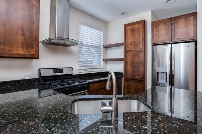 Building Photo - 3326 Quivas St