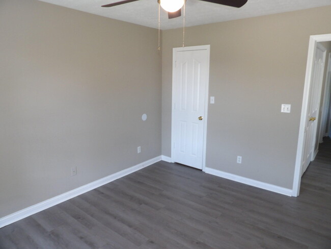 Building Photo - 312 Bypass Plaza Dr