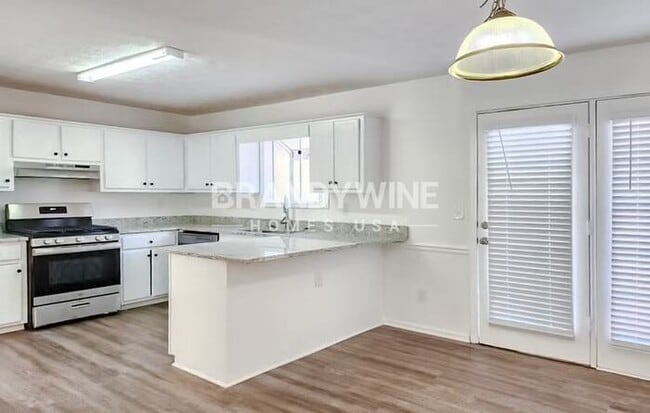 Building Photo - 431 Churchill Ct