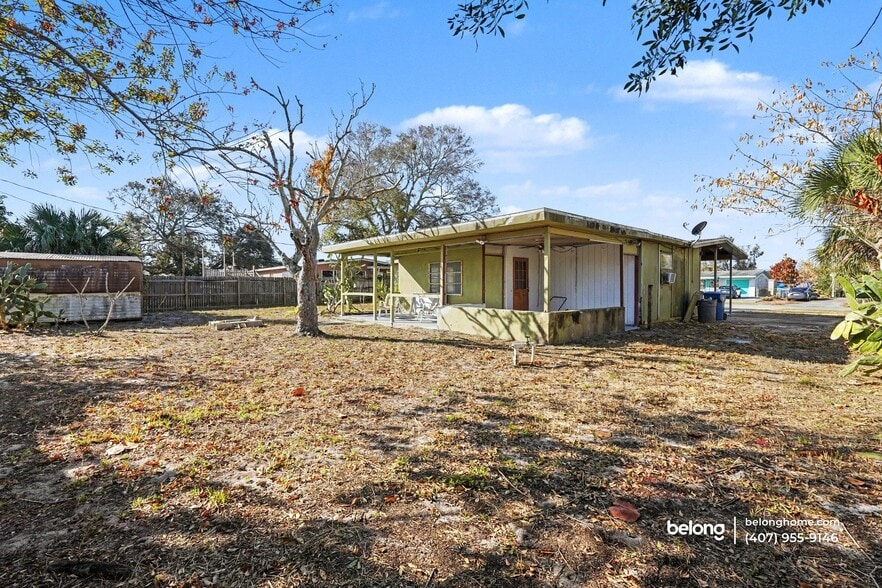 Building Photo - 865 Canada St NE